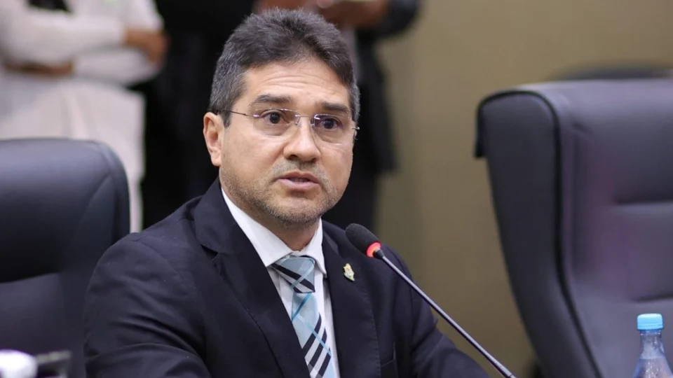 Jander Lobato explica novas medidas para trânsito e conservação urbana em Manaus