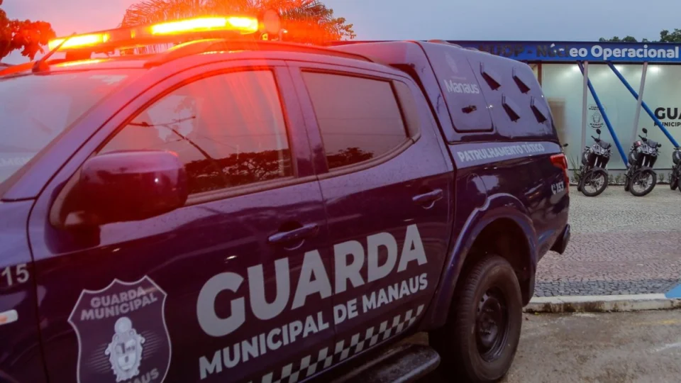 Mãe se esconde em padaria com filho de 2 anos para fugir de agressões do marido em Manaus; suspeito é preso