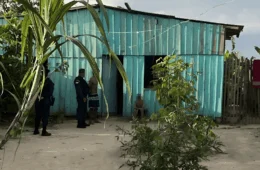 Quatro pessoas são presas por furto e troca de celular por drogas em Rorainópolis