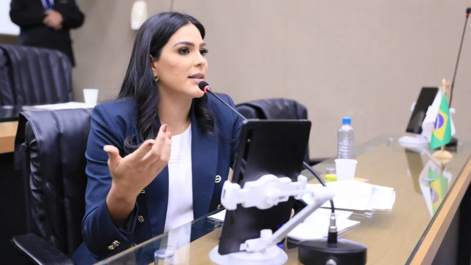 Mayra Dias revela dificuldades na liberação de emendas parlamentares durante ano eleitoral