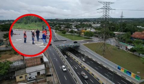 VÍDEO: motociclista e passageiro morrem após colisão com micro-ônibus e atropelamento por ônibus em Manaus