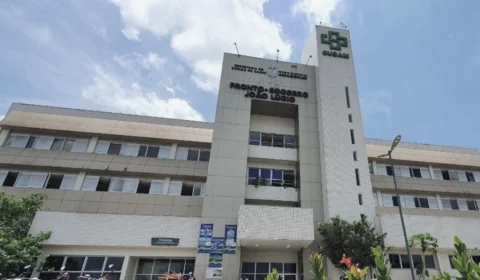 Mulher morre após passar 20 dias internada com queimaduras causadas pelo marido em Manaus