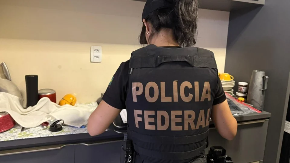 Operação da PF prende suspeito de aplicar golpe de quase R$ 1 milhão na Caixa Econômica em Manaus; entenda esquema