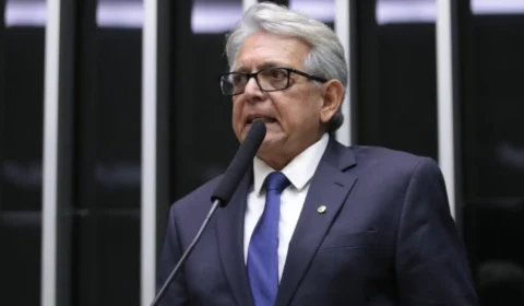 ‘Isso não está certo’, diz Pauderney sobre ‘taxa de pouca água’ na Zona Franca de Manaus