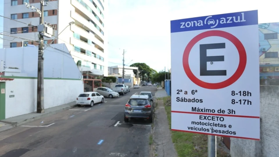 Tarifa do Zona Azul volta ao valor integral nesta sexta-feira (1°) em Manaus; saiba o que muda