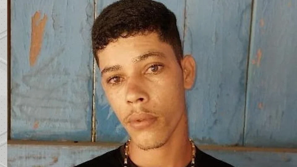 Lanús, clube da Argentina, confunde escudo do Fluminense com o de time do Acre