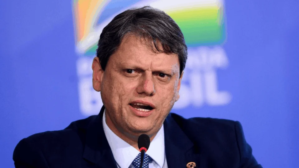 Em Brasília, Tarcísio foca em anistia enquanto STF julga Bolsonaro