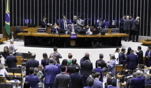 Deputados aprovam projeto que proíbe descontos de associações em benefícios do INSS