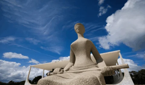 Indulto de Bolsonaro a policiais do Carandiru vai a julgamento no STF na quarta-feira (17)