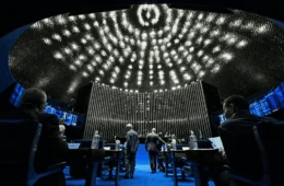 Senado analisa aumento de punição para fornecimento de bebida e drogas a menores