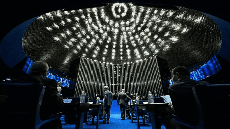 Senado analisa aumento de punição para fornecimento de bebida e drogas a menores