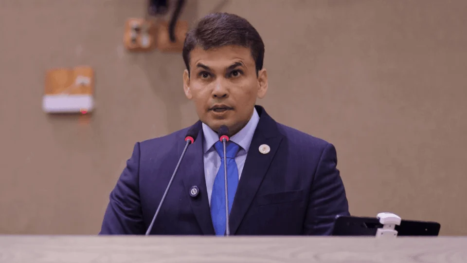 Vereador detalha projetos para reforçar segurança e combate a adegas irregulares em Manaus