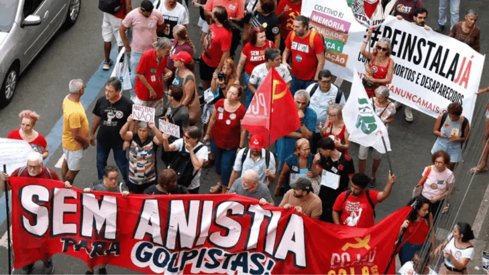 População se mobiliza contra anistia aprovada em regime de urgência; atos acontecem domingo (21) em várias cidades