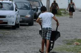 Trabalho infantil no Brasil atinge menor nível da série histórica, aponta IBGE