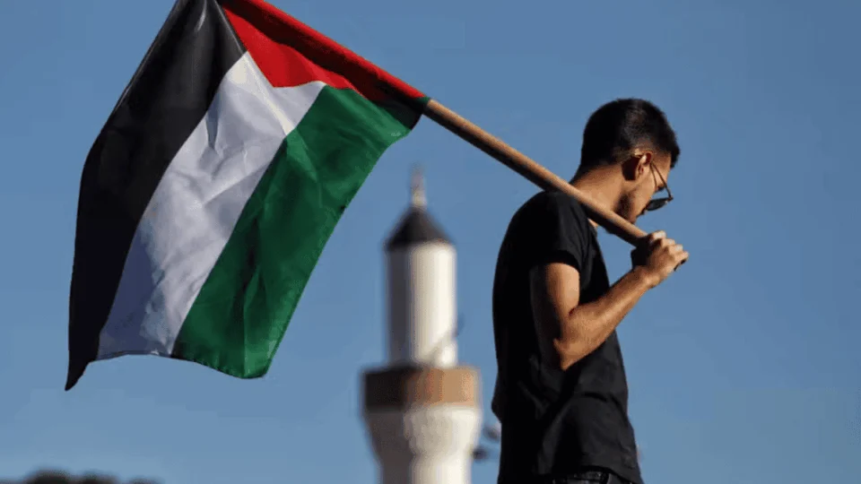 Em alinhamento com Brasil e mais de 140 nações, Reino Unido reconhece Palestina