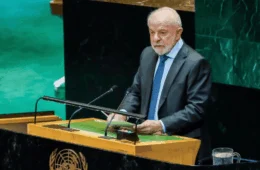 Nos EUA, Lula critica sanções e alerta para avanço do autoritarismo: ‘Brasil optou por resistir’