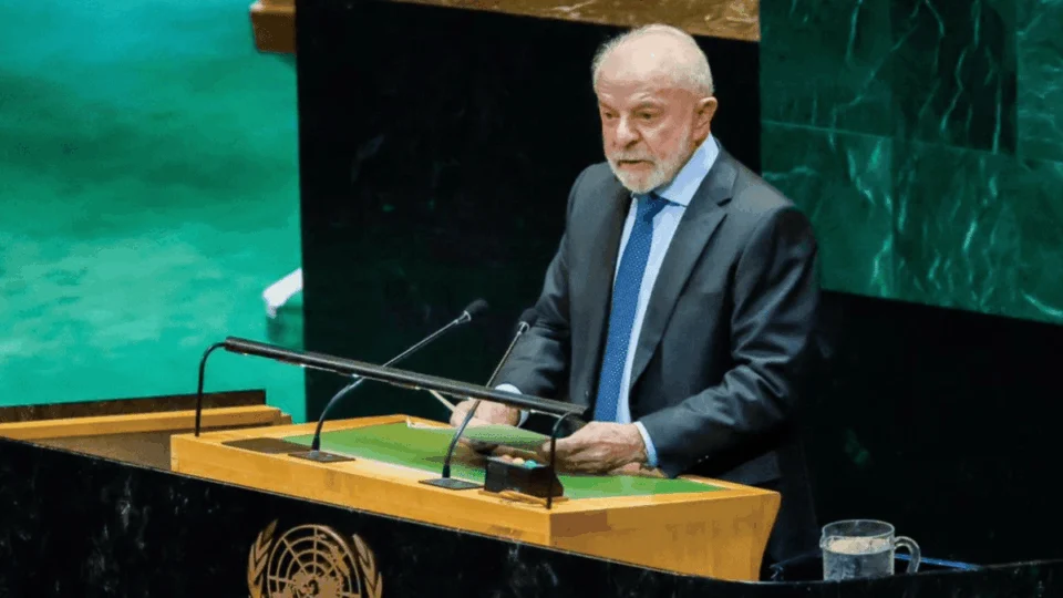 Nos EUA, Lula critica sanções e alerta para avanço do autoritarismo: ‘Brasil optou por resistir’