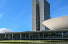 PEC da Blindagem acirra conflitos internos e expõe crise de articulação no Congresso