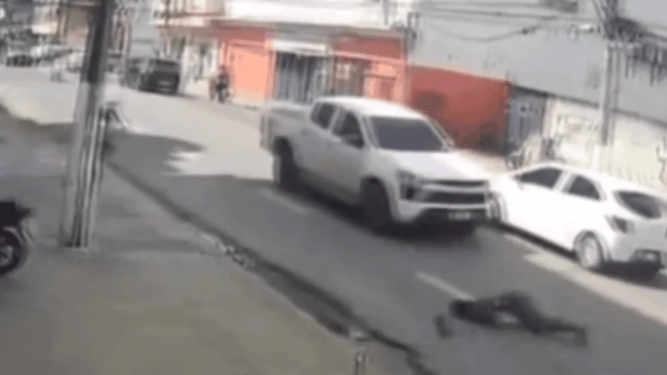 Morador em situação de rua é atropelado após fugir de agressão na capital do Acre