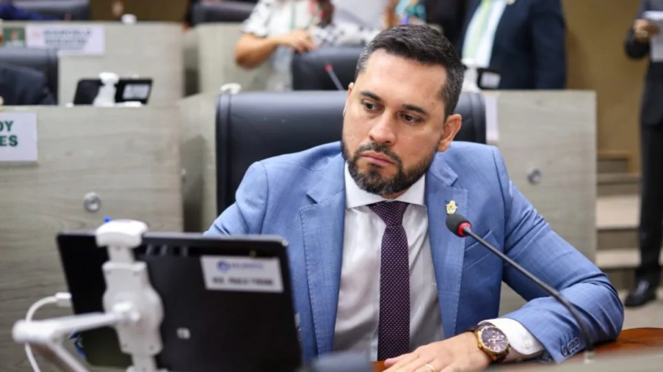 Paulo Tyrone explica afastamento da base do prefeito na CMM: ‘muito natural’