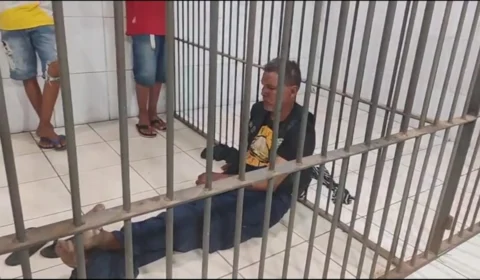 VÍDEO: Homem é preso após furtar duas latas de sardinha em supermercado de Porto Velho