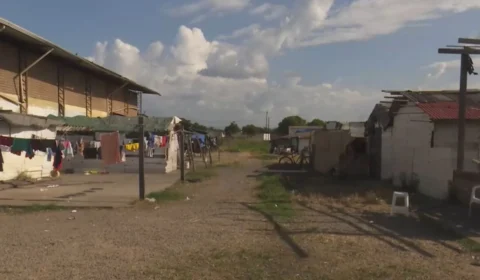 Indígenas Warao vivem à beira do despejo em área pública de Boa Vista