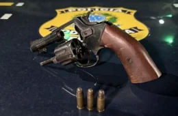 PRF prende dois homens com arma de fogo em Cantá