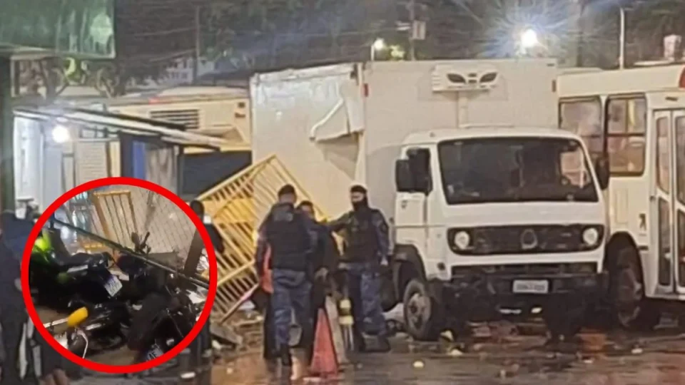 VÍDEO: caminhão invade muro do Terminal 3 em Manaus e destrói motos; motorista fugiu