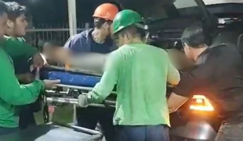 Caminhoneiro morre prensado por toras de madeira após acidente no Amazonas