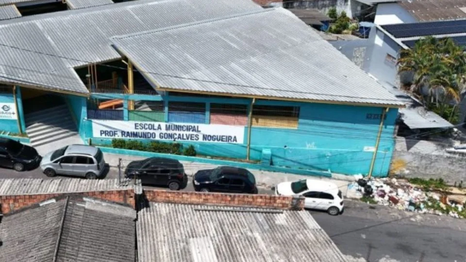 Adolescentes denunciam professor por assédio em escola de Manaus; alunas tinham áudios e vídeos