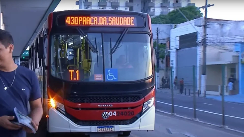 Greve de ônibus em Manaus pode voltar nesta sexta (12); entenda motivo