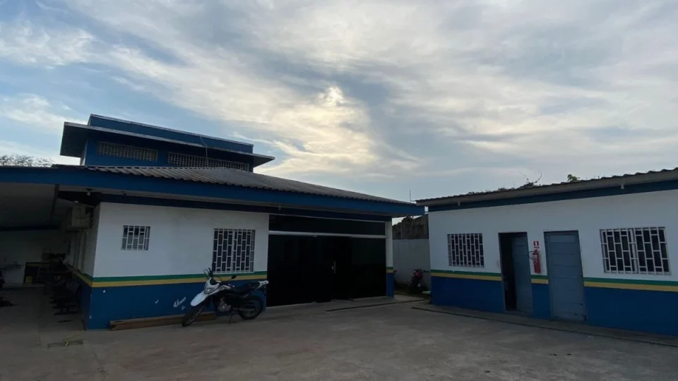 Guarda municipal é preso por estuprar e ameaçar enteada no Amazonas; mãe também era vítima do suspeito