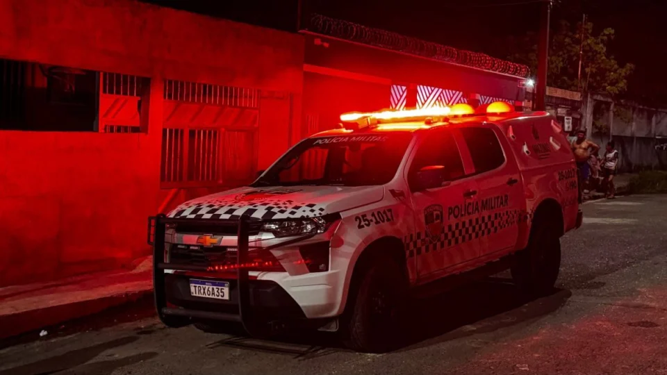 Trio encapuzado invade casa e executam homem em Manaus; vítima foi morta com nove disparos