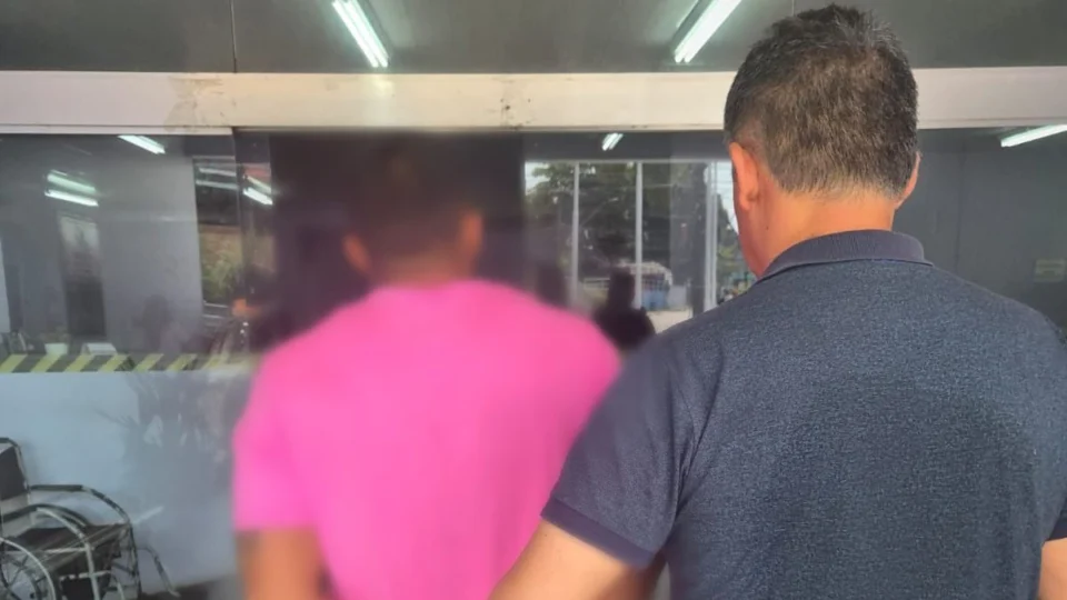 Homem invade casa, agride e estupra ex-companheira em Manaus; vítima pediu socorro para vizinhos