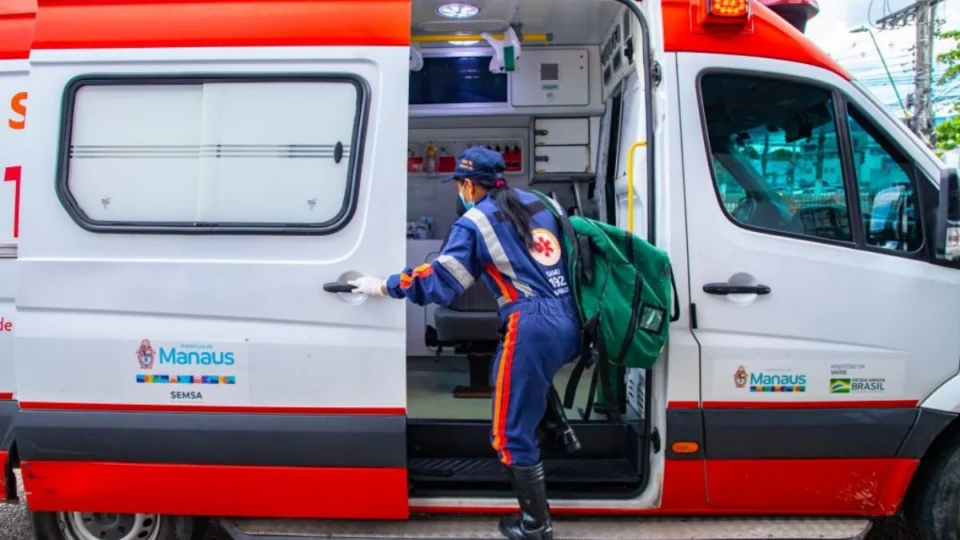 Homem é atropelado por ônibus e fica em estado grave na zona norte de Manaus