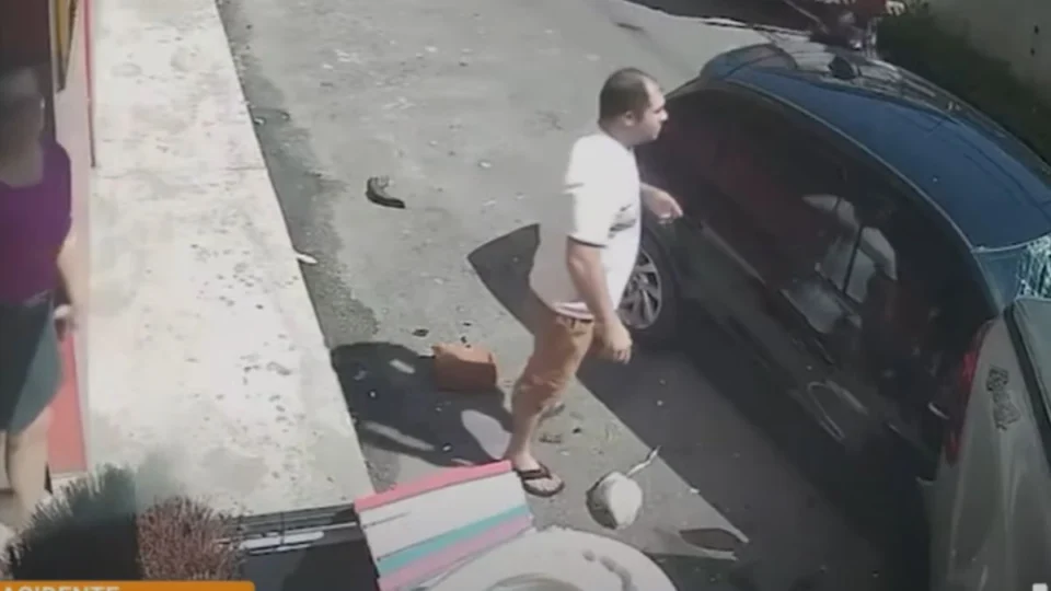 VÍDEO: idosa morre esmagada entre carros em acidente no bairro São José, em Manaus