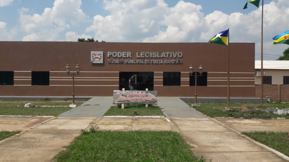 Vereadores de Costa Marques gastam mais de R$ 223 mil em diárias em apenas sete meses