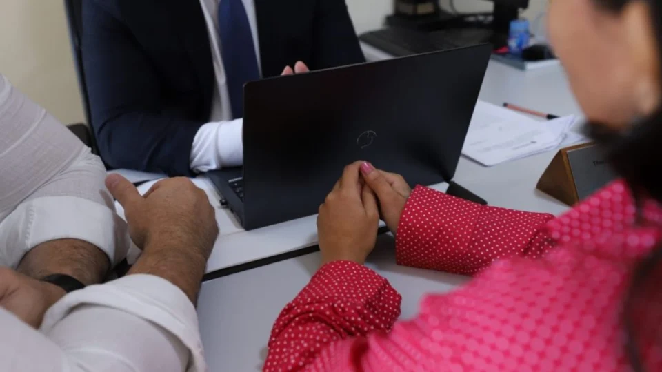 ‘Quero reencontrar meus filhos’: indígena estuprada em delegacia no Amazonas continua sem poder viver com família