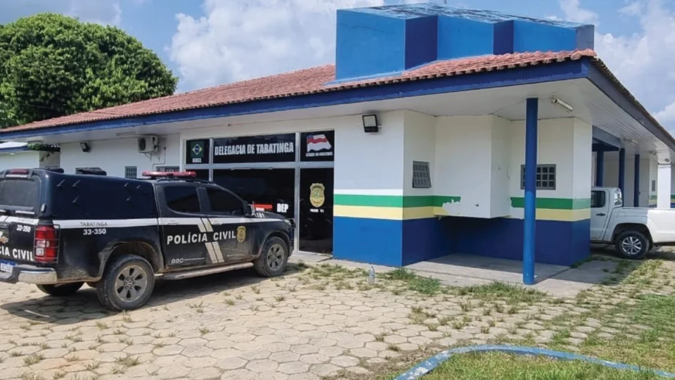 Indígenas são presos por estuprar mulher área de mata no Amazonas; vítima foi agredida até desmaiar