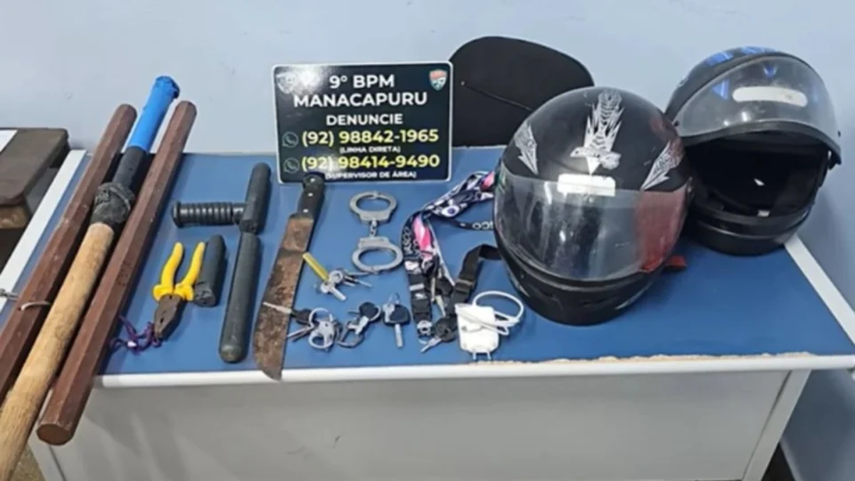 Cinco homens são presos suspeitos de torturar jovem no Amazonas; vítima foi encontrada algemada em carroceria