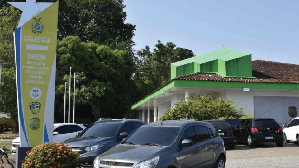 Mulher perde dentes após ser agredida pelo companheiro com ferro e cano de PVC em Manaus