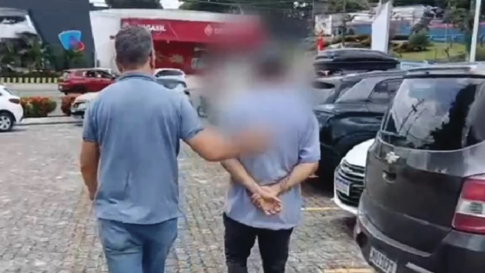 Padrasto é preso por estuprar enteada de 3 anos e mãe é investigada por acobertar o crime em Manaus