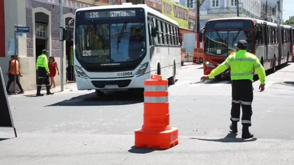 Sou Manaus 2025: veja como funcionará o transporte no festival; ônibus vão esperar até 40 minutos