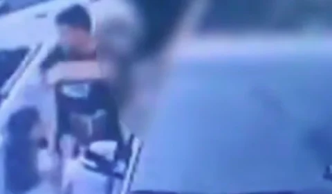 VÍDEO: pai é morto com tiro na cabeça enquanto deixava filhas na escola