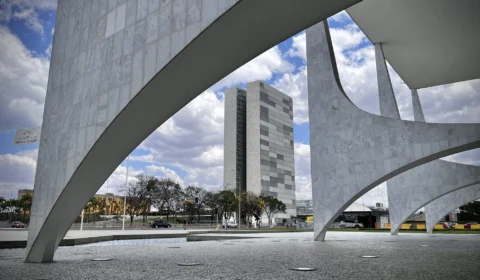 Impasse adia votação da LDO 2026 no Congresso; entenda