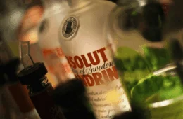 Câmara vota urgência de projeto que torna hedionda a falsificação de bebidas