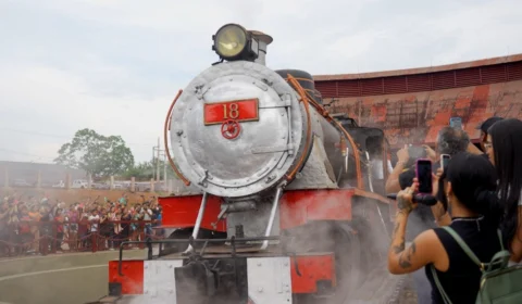 VÍDEO: Porto Velho celebra 111 anos com bolo gigante e retorno da Locomotiva 18; confira a reportagem