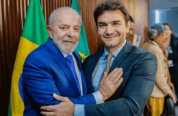 ‘Fico ao lado do presidente Lula’, diz Celso Sabino ao confirmar permanência no governo federal