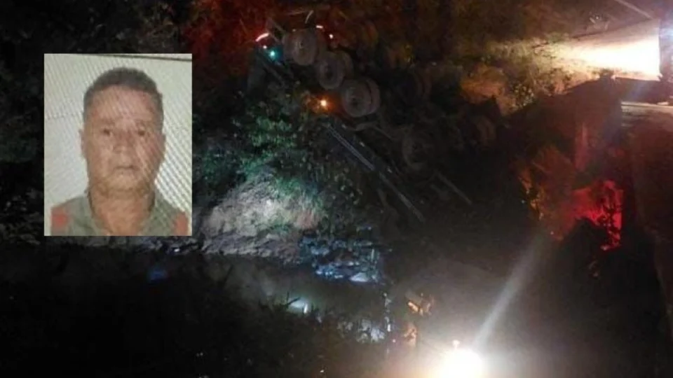 Motorista morre afogado após carreta cair de ponte no distrito de União Bandeirantes, em Porto Velho