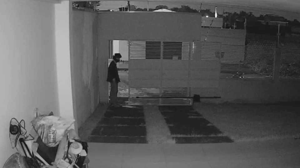 VÍDEO: Criminosos invadem casa de médico e furtam armas e munições em Porto Velho